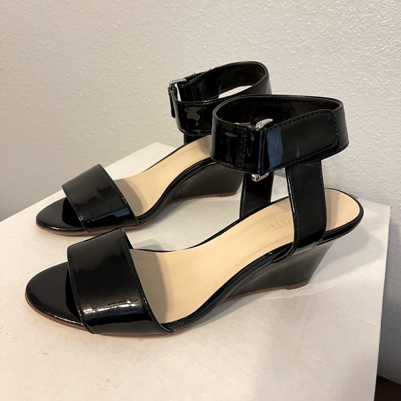 Nine West Black Sandals - Picture 2 of 7